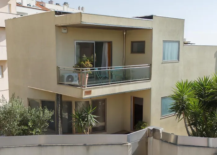 Dom Carlos Guest house 4*